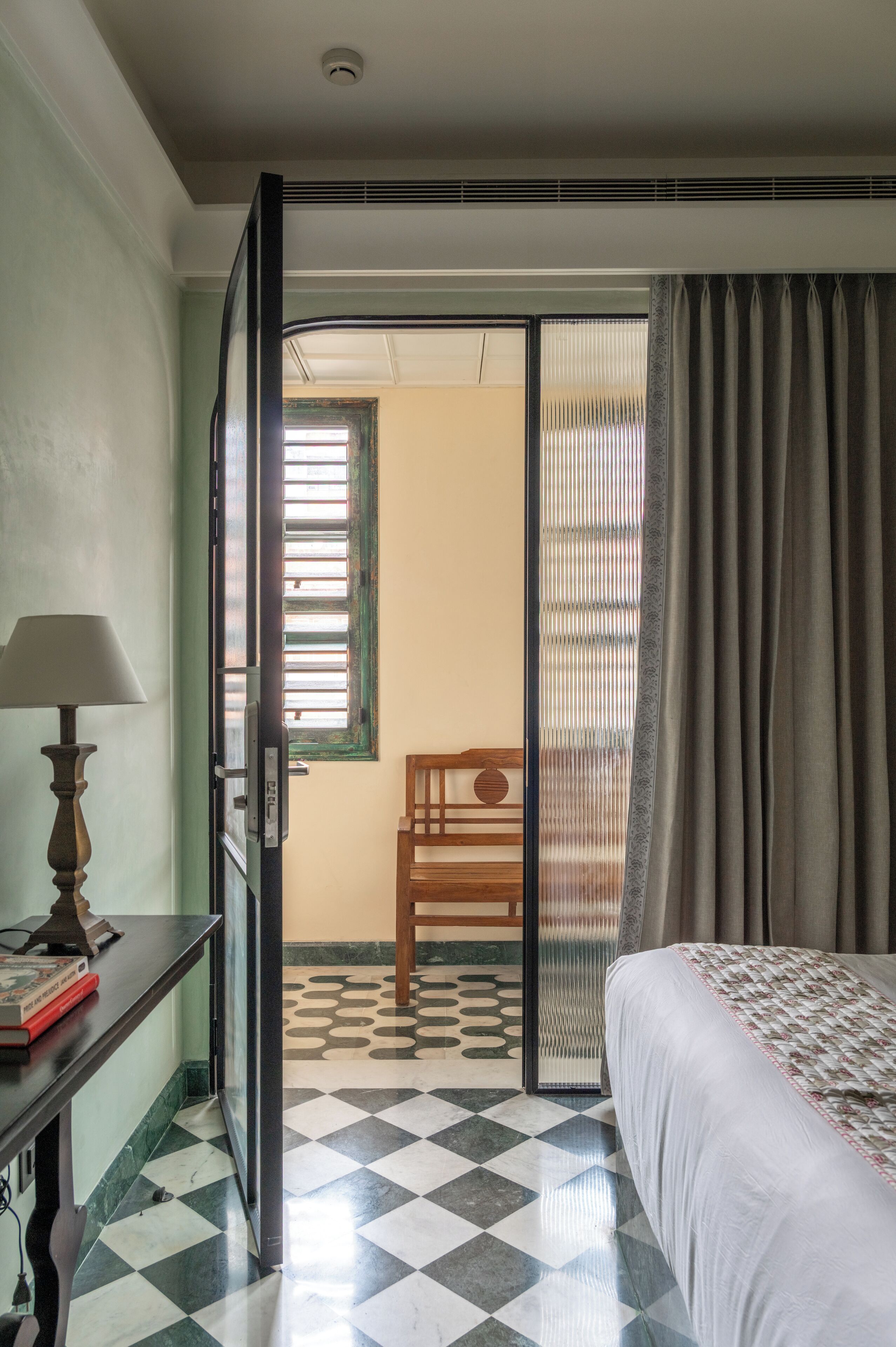 Minibar, caja de seguridad en la habitación y sistema de insonorización 