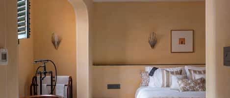 Minibar, in-room safe, soundproofing, iron/ironing board