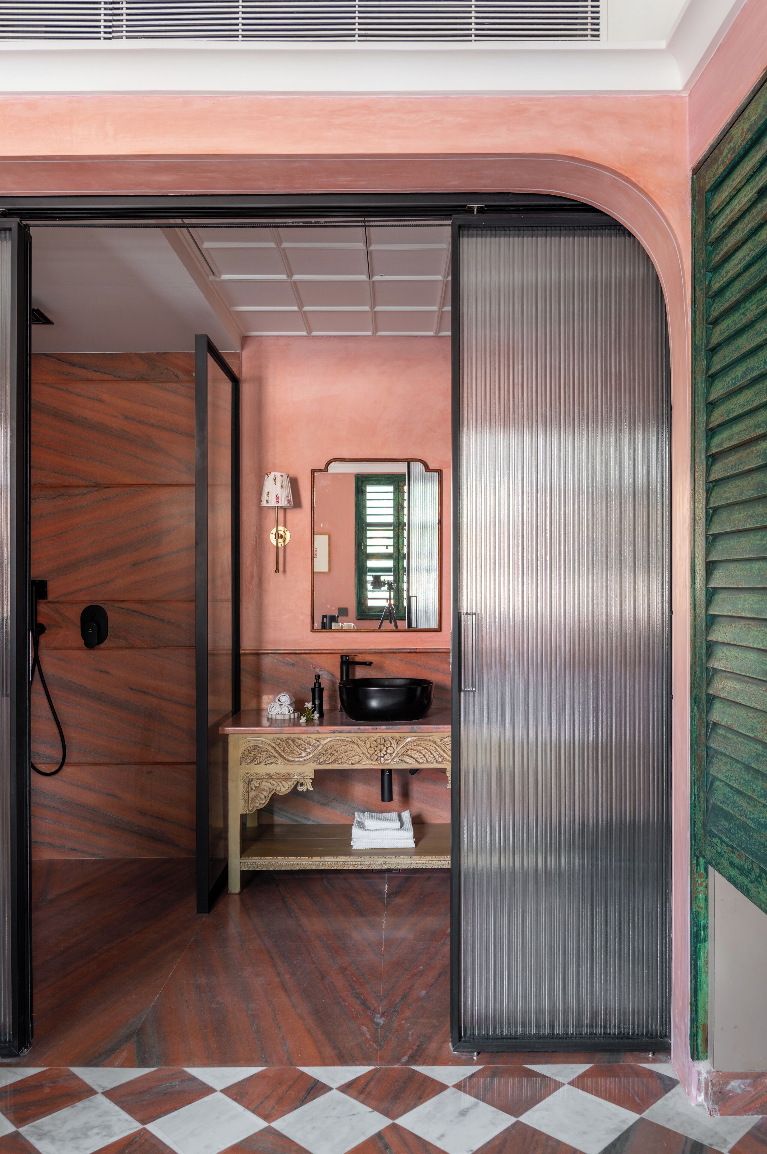 Quarto casal ou duplo standard | Banheiro | Produtos de toalete grátis, secador de cabelo (mediante solicitação)