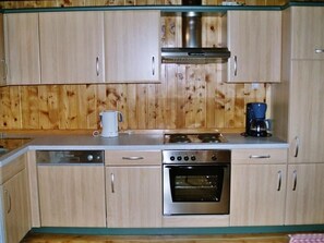 Fridge, oven, dishwasher, cookware/dishes/utensils - Guglhütte by Interhome (Reichenfels)