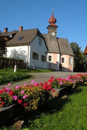 Exterior - Modernes Ferienhaus in Granitzen mit Grill by Interhome (Lavantegg)