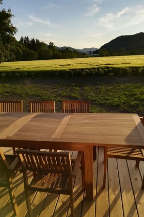 Outdoor dining - Lodge Lurger-Fasching in Rohrbach an der Gölsen by Interhome (Rohrbach an der Gölsen)