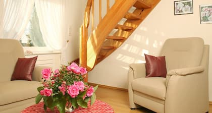 Komfortable Ferienwohnung mit großem Balkon by Interhome