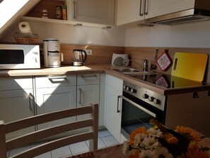 Fridge, microwave, oven, dishwasher - Apartment Reindl by Interhome (Tönning)
