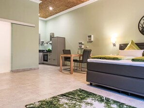 Room - Studio Appartement Gartenblick by Interhome (Elskop)