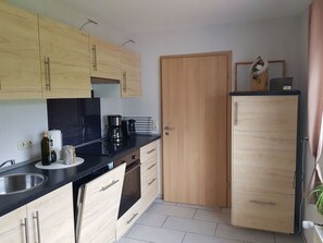 Fridge, microwave, oven, dishwasher - Beim Bracksee by Interhome (Wischhafen)