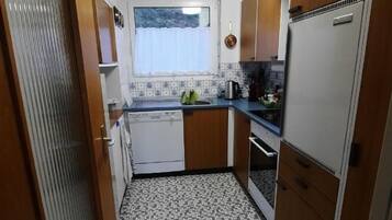 Réfrigérateur, four, lave-vaisselle