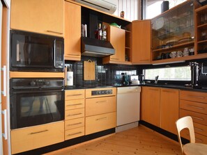 Kühlschrank, Mikrowelle, Ofen, Geschirrspüler