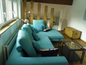 TV, fireplace - Grosszügige Dachwohnung mit Aussicht by Interhome (Savognin)