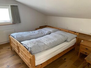 2 bedrooms, Internet