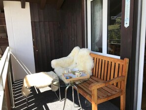 Outdoor dining - Grosszügige Dachwohnung mit Aussicht by Interhome (Savognin)