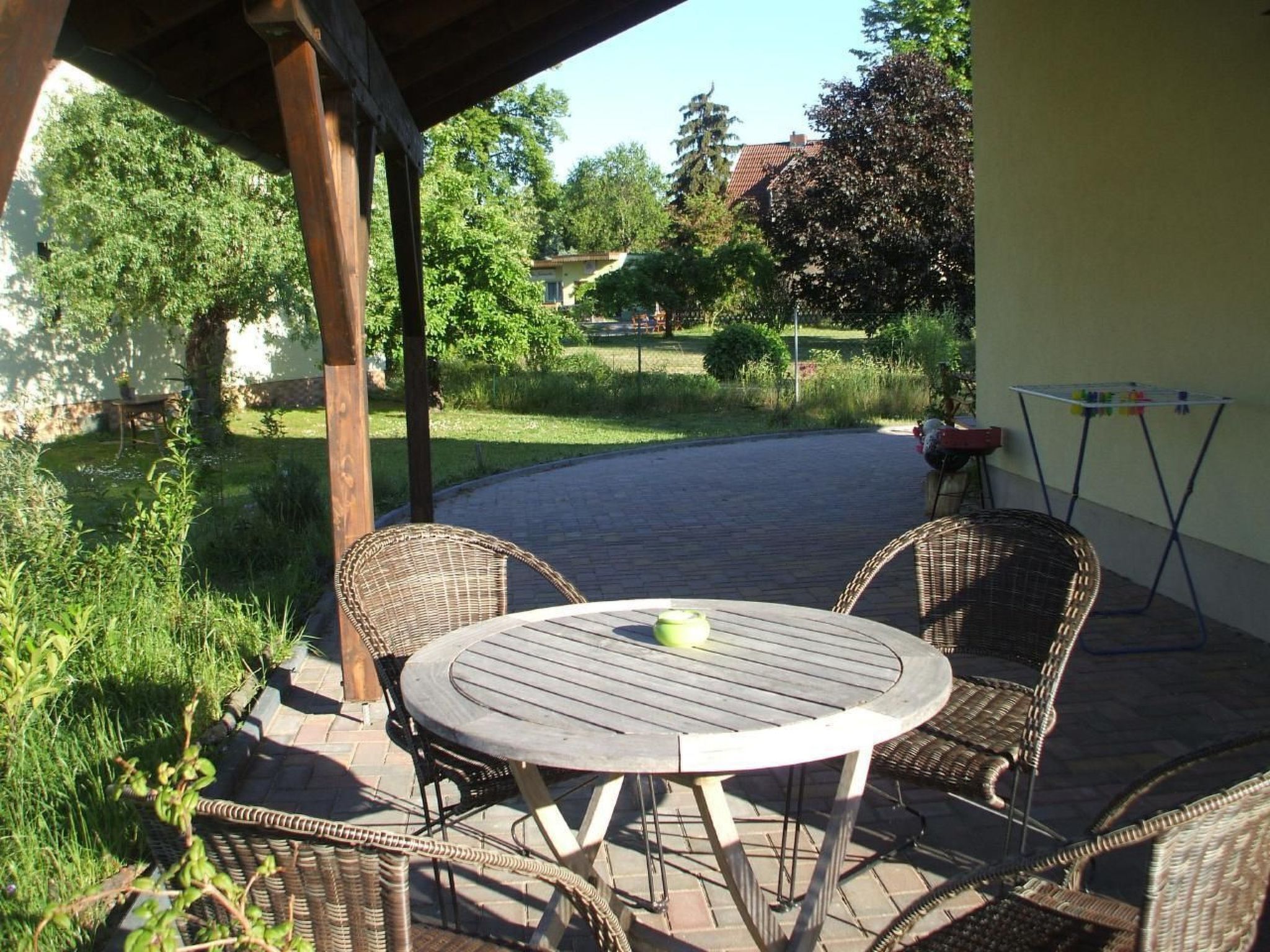 屋外ダイニングエリア