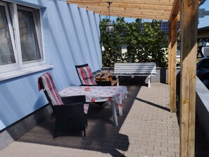 Outdoor dining - Haus im Grünen by Interhome (Velten)