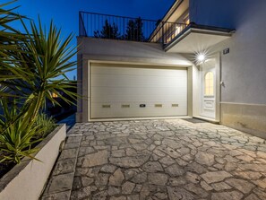 Exterior detail - Ferienvilla Artea by Interhome (Podstrana)