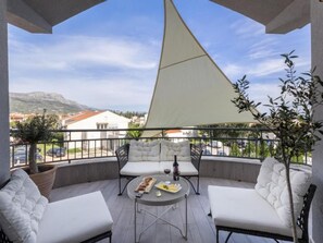 Property grounds - "Florami" mit Dachterrasse by Interhome (Kaštel Novi)