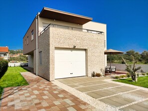 Exterior - Große Wohnung in Bibinje mit Möblierter Terrasse by Interhome (Zadar/Bibinje)