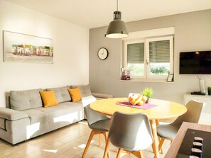 Dining - Große Wohnung in Bibinje mit Möblierter Terrasse by Interhome (Zadar/Bibinje)