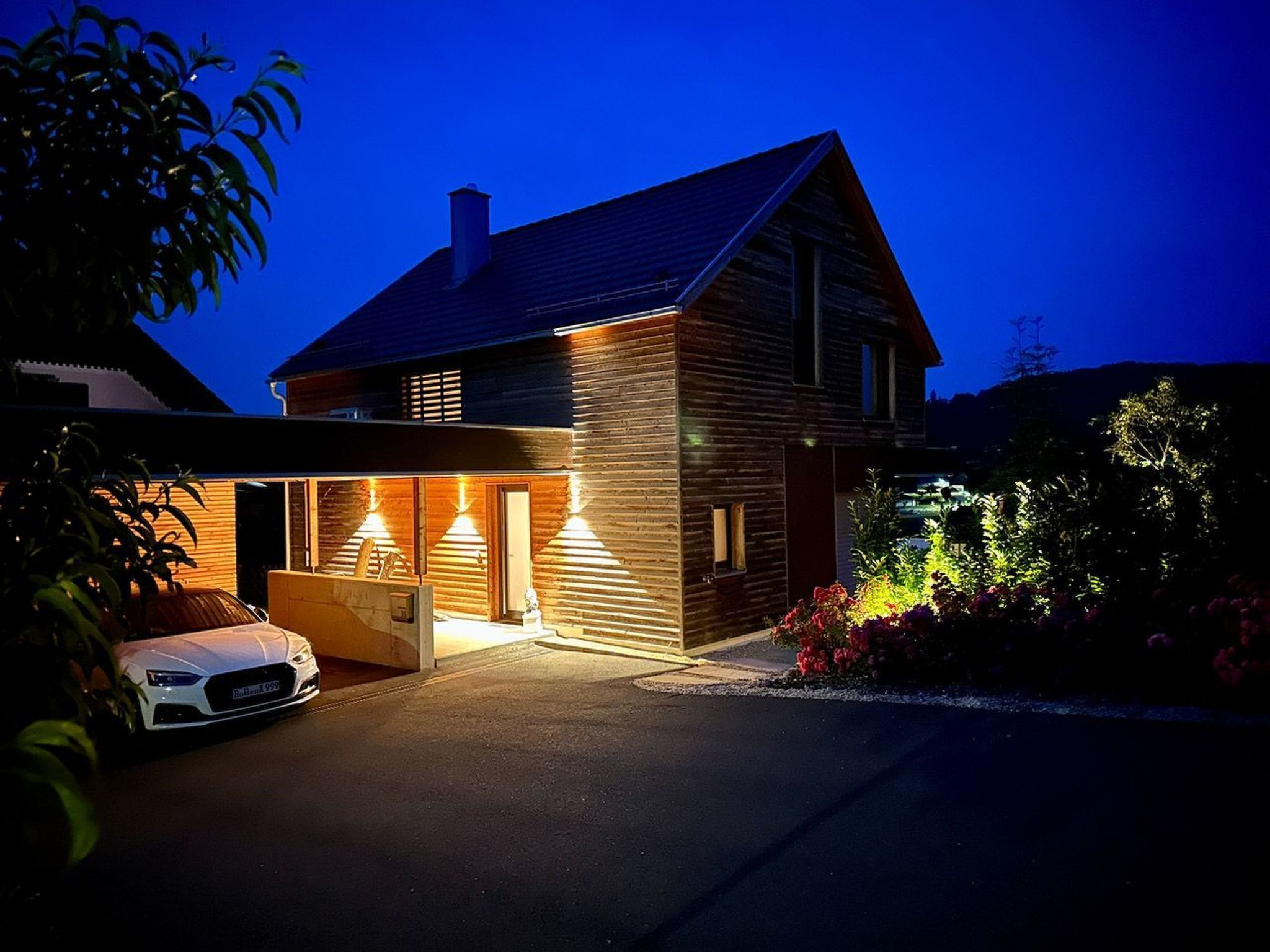 المنشأة من الخارج