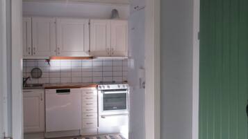 Kühlschrank, Mikrowelle, Ofen, Geschirrspüler