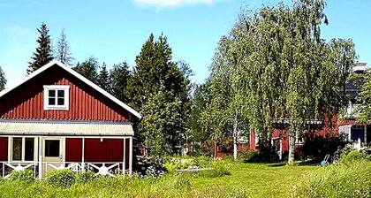 am Wald mit Kaminofen und Veranda by Interhome