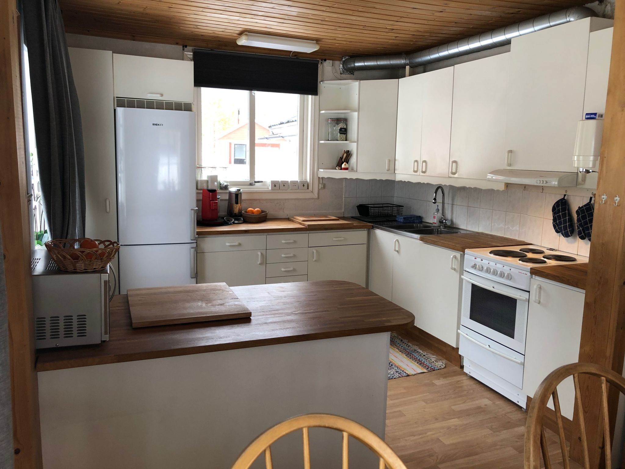 Fridge, microwave, oven, cookware/dishes/utensils