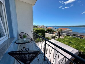 Property grounds - Gesamte Wohnung in Dramalj mit Terrasse und Grill by Interhome (Crikvenica/Dramalj)