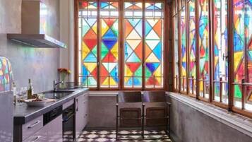 Réfrigérateur, four, lave-vaisselle