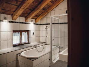 Towels - Wohnung in altem, renoviertem Bauernhaus by Interhome (La Chaux-du-Milieu)