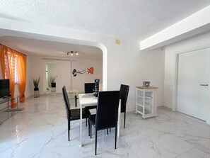 Dining - Apartment TOP 1 by Interhome (Polje)
