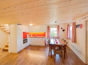 Fridge, oven, dishwasher, cookware/dishes/utensils - Bauernhof Fendrig  - neue Wohnung by Interhome (Schlatt - Haslen)