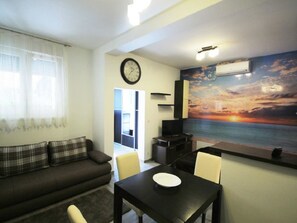 TV - Gemütliche Einzimmerwohnung Kristijan by Interhome (Novigrad (Istra))