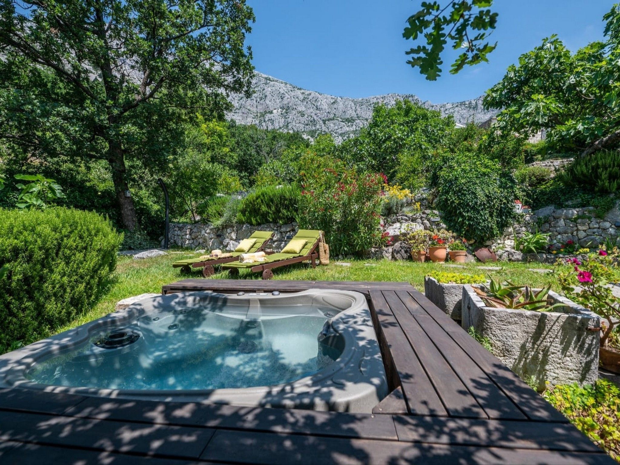 Bain à remous extérieur