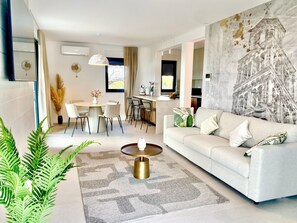 TV - Villa mit beheiztem Infinity-Pool und Massagedüsen by Interhome (Podstrana)