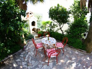 Outdoor dining - mit Privatparkplatz by Interhome (Podstrana)
