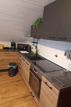 Fridge, microwave, dishwasher, cookware/dishes/utensils - Wohnung 'Villa Paolija3' mit Pool by Interhome (Novigrad (Istra))