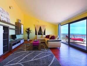 Living area - Wohnung "Astoria" mit Blick auf das Wasser by Interhome (Zaton)