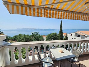Outdoor dining - Wohnung für 2 Pers. mit Balkon by Interhome (Novi Vinodolski)