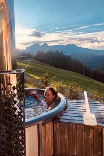 Authentisches Schweizer Alpenchalet aus dem 18. Jh. by Interhome