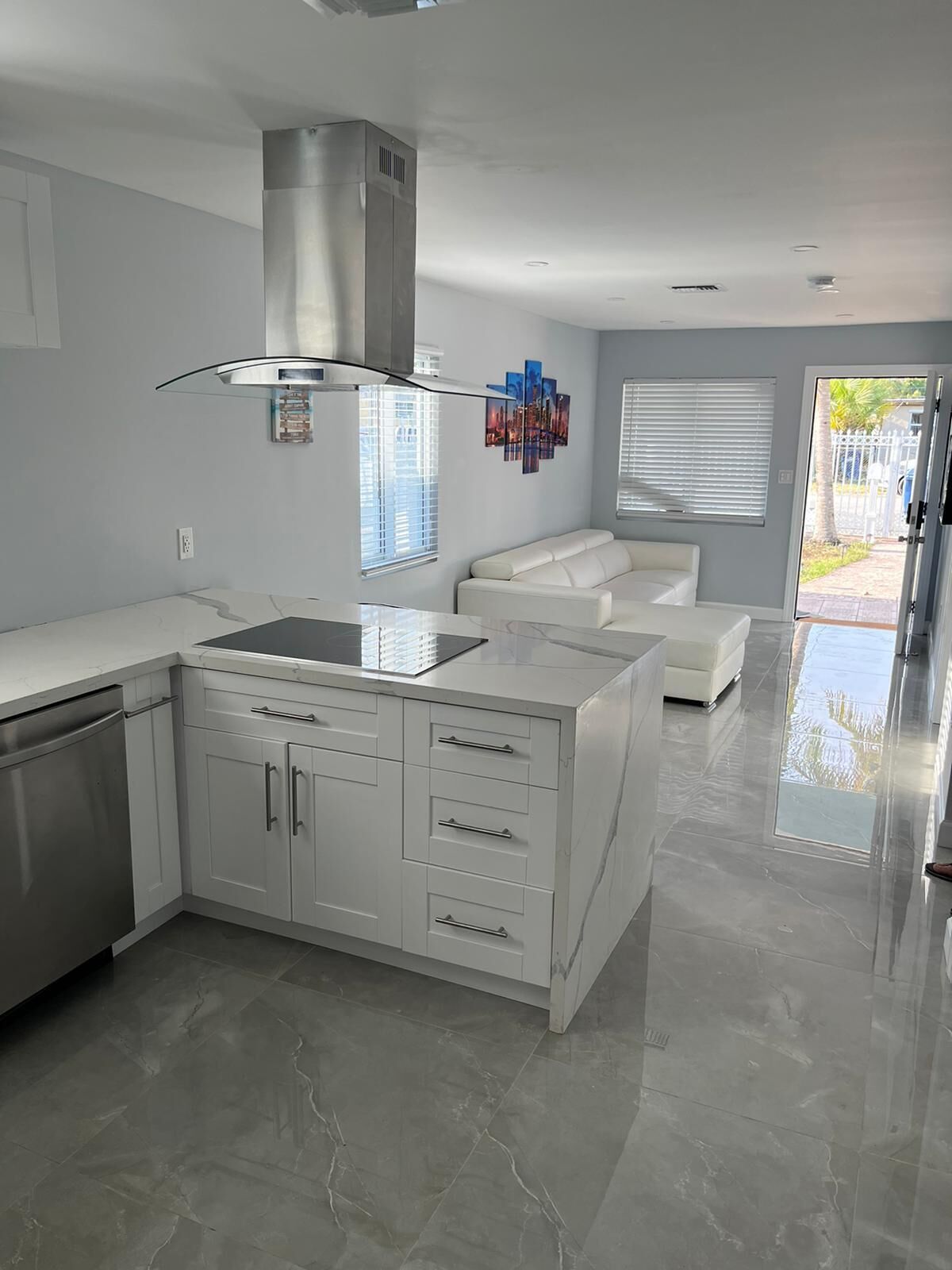 المنشأة من الداخل