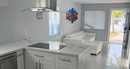 2-bedroom house Just renovated in Miami