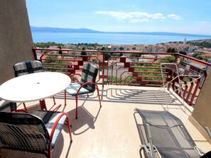 Outdoor dining - Apartment für zwei Erwachsene und zwei Kinder by Interhome (Novi Vinodolski)