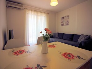 Fireplace - Apartment für zwei Erwachsene und zwei Kinder by Interhome (Novi Vinodolski)
