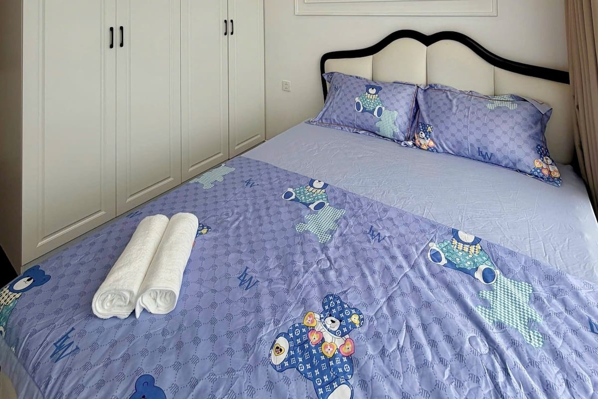 Superior Apartment | Free WiFi, bed sheets