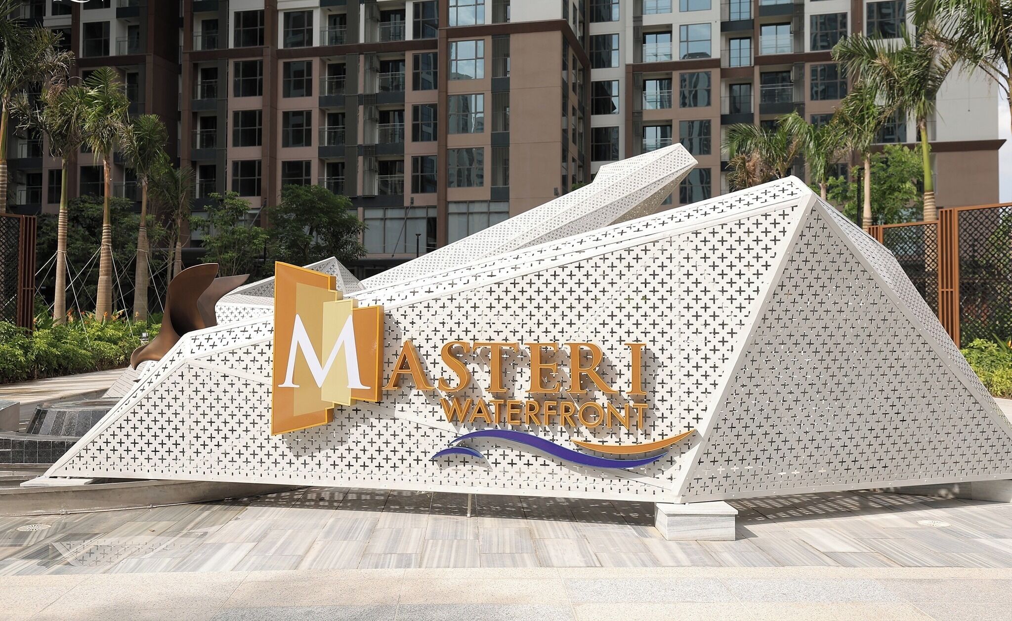 Vista frontal de la propiedad