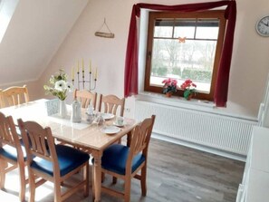 Dining - Appartement in Nindorf mit Garten by Interhome (Meldorf)