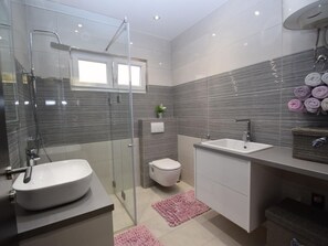 Towels - in Turanj mit Grill und Terrasse by Interhome (Donje Rastane)