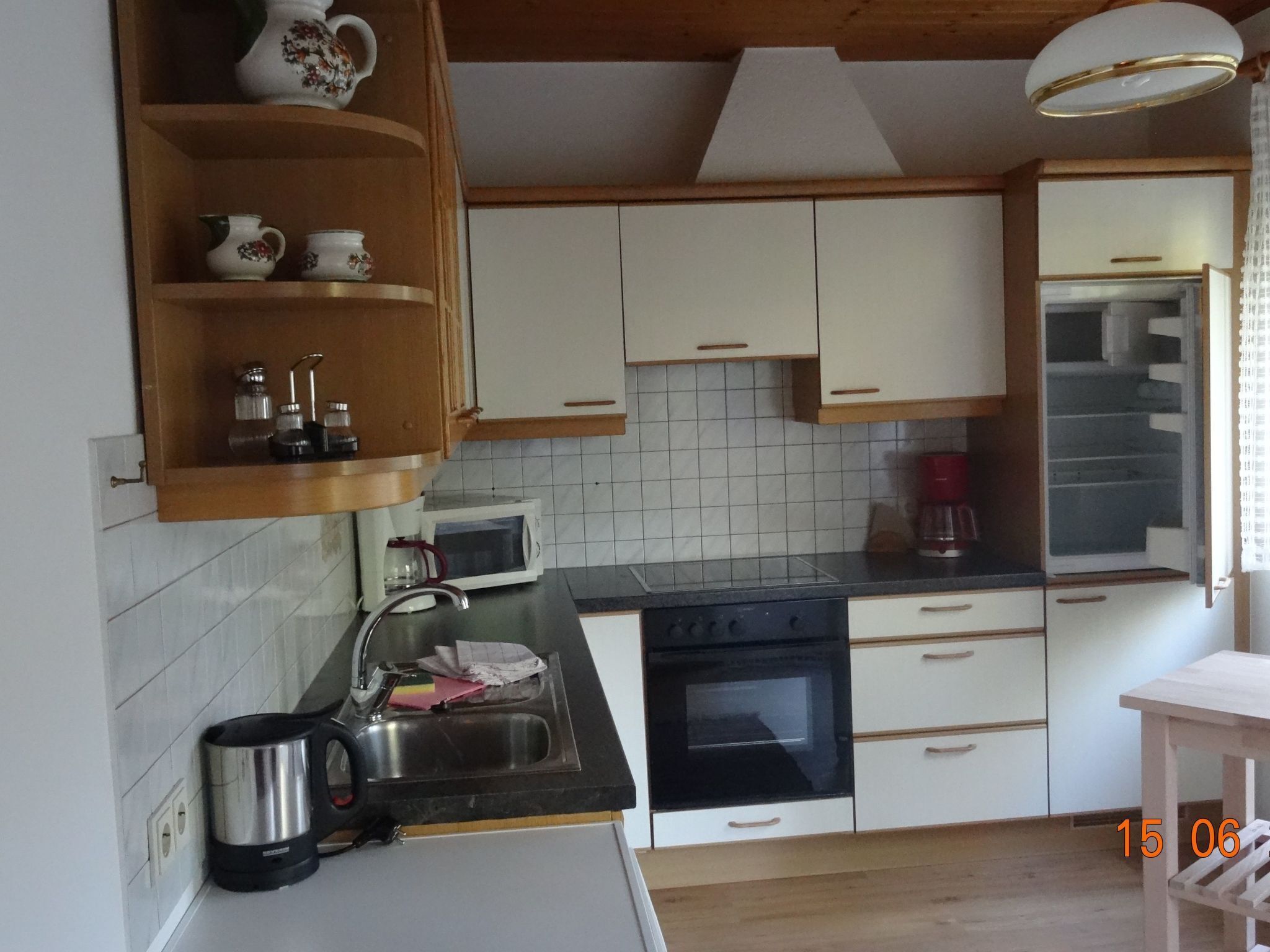 Kühlschrank, Mikrowelle, Ofen, Geschirrspüler