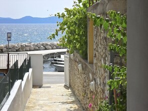 Terrace/patio - im Erdgeschoss mit Panorama-Blick by Interhome (Zadar)