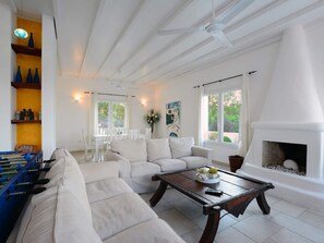 Fireplace, DVD player - Geräumige, schöne Ägäis-Villa auf Zypern by Interhome (Protaras)