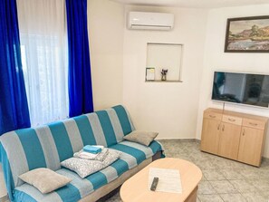 Living area - Apartment Grgic by Interhome (Karlobag)